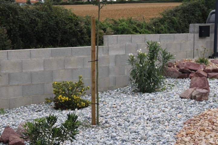 Réalisation de massifs minéraux et végétaux, esthétiques et durables